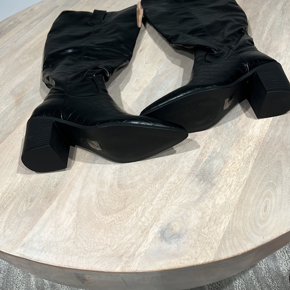 Journee Collection Therese Tru Comfort Foam™ Knee-High Wide-Calf Boots size 7.5. - Picture 3 of 5